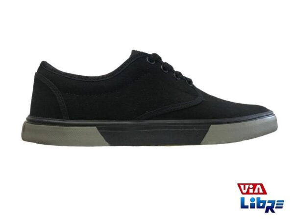 Zapatilla urbana de lona negra