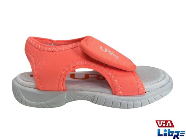 Sandalia de tela infantil con abrojo