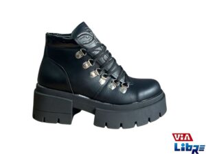 Borcego de ecocuero negro