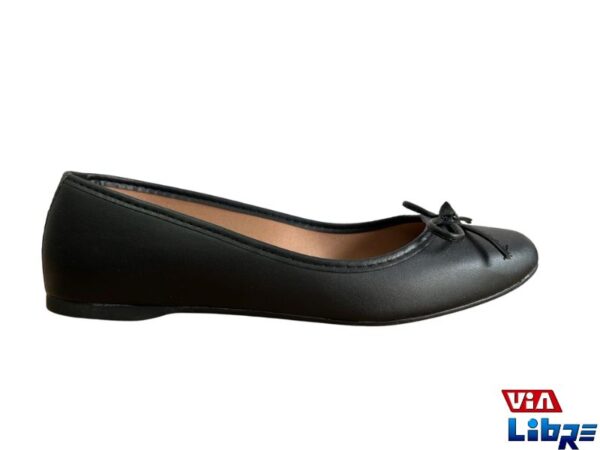 Zapato bajo de ecocuero negro