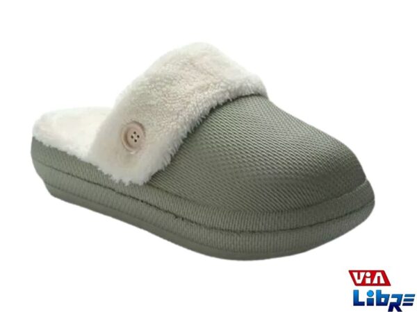 zueco tipo crocs con peluche