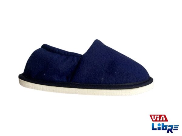 Pantufla infantil cerrada