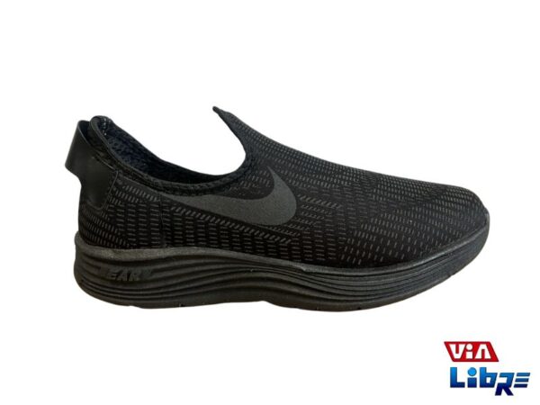 Zapatilla deportiva elastizada
