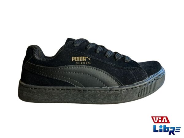 Zapatilla urbana tipo puma negra gamuzada