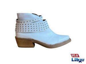 Bota caña baja de ecocuero blanca