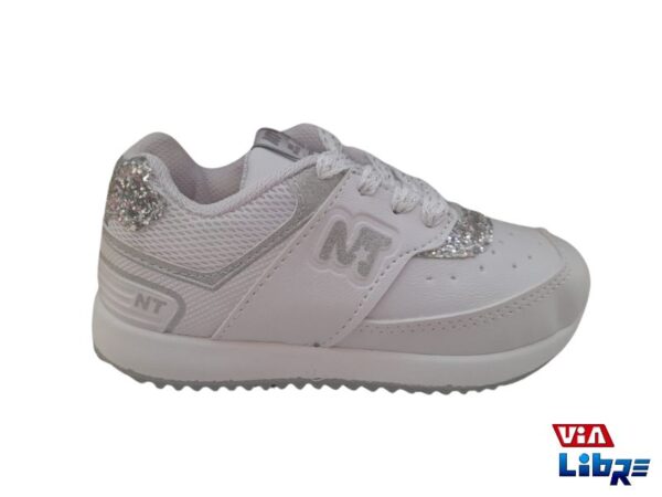 Zapatillas urbanas de ecocuero blancas