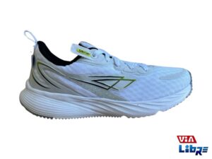 Zapatilla deportiva de macrame liviana