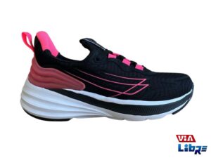 Zapatilla deportiva de macrame negra fucsia  liviana