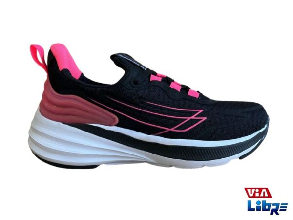 Zapatilla deportiva de macrame negra fucsia  liviana