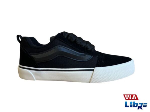 Bota urbana gamuzada negro/blanco