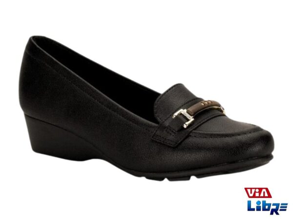 Zapato bajo de dama con taco de ecocuero negro