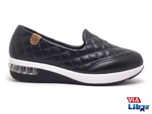Zapato bajo de dama con camara de ecocuero negro
