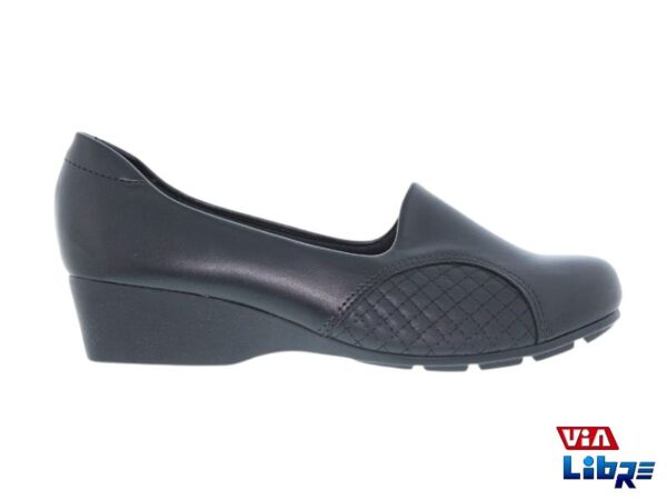 Zapato bajo de ecocuero negro para dama