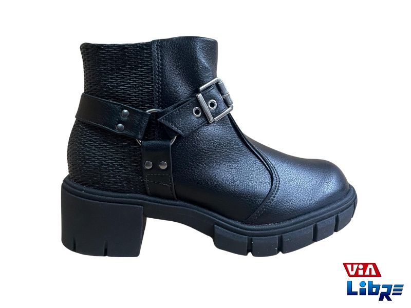 Bota negra de ecocuero caña baja con taco Moleca