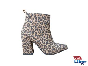 Bota caña baja animal print