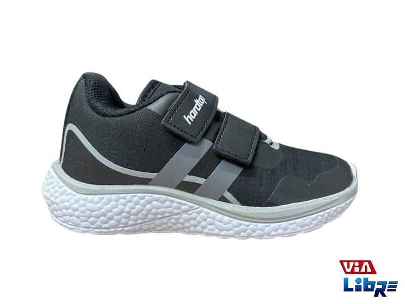 Zapatillas urbanas de ecocuero negras con abrojo