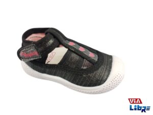 Zapatillas tipo franciscanas negras