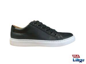 Zapatilla urbana de cuero negra