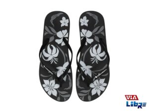 Ojota playera de goma eva negra estampada