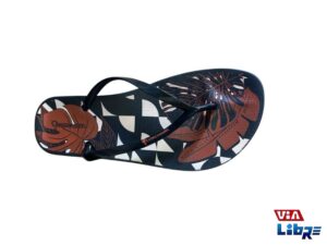 Ojota playera de goma eva negra estampada