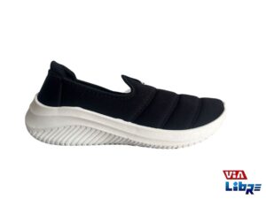 Zapatillas tipo panchas elastizadas negras