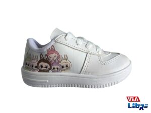 Zapatilla urbana de ecocuero estampada infantil