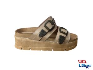 Zueco alto de ecocuero marron