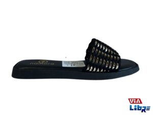 Zueco bajo tipo chinela negra