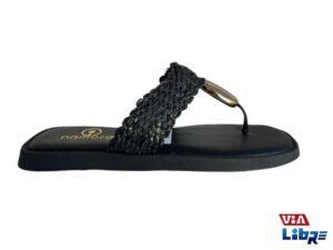 Sandalia baja tipo ojota de ecocuero negra