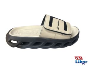 Chinela playera de goma eva negro/beige