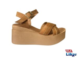 Sandalia de dama con hebilla