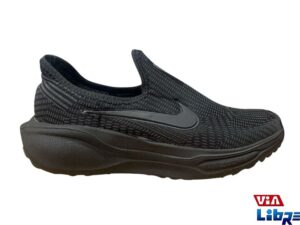 Zapatillas deportivas tipo panchas negras