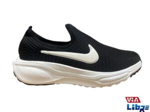 Zapatillas deportivas tipo panchas negro/blanco