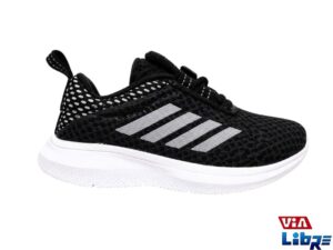 Zapatilla urbana deportiva negra con cordones