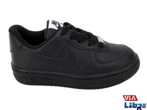 Zapatilla urbana de ecocuero negra