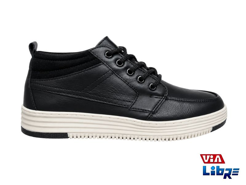 Zapatilla urbana acordonada negra